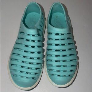 Women's Aqua Slip-On Ventilated Casual Sneakers